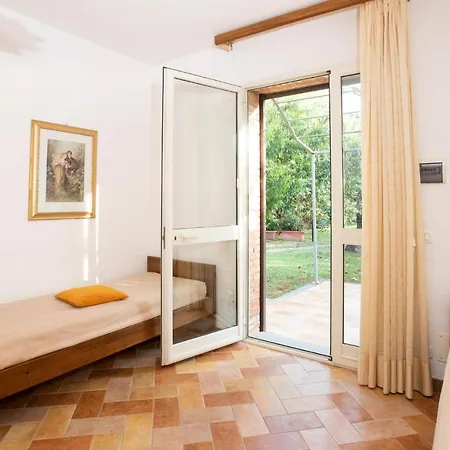 Apartment B5 *